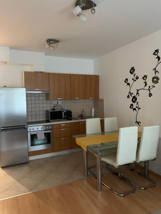 Corvin Fontana Apartment Budapeste Exterior foto